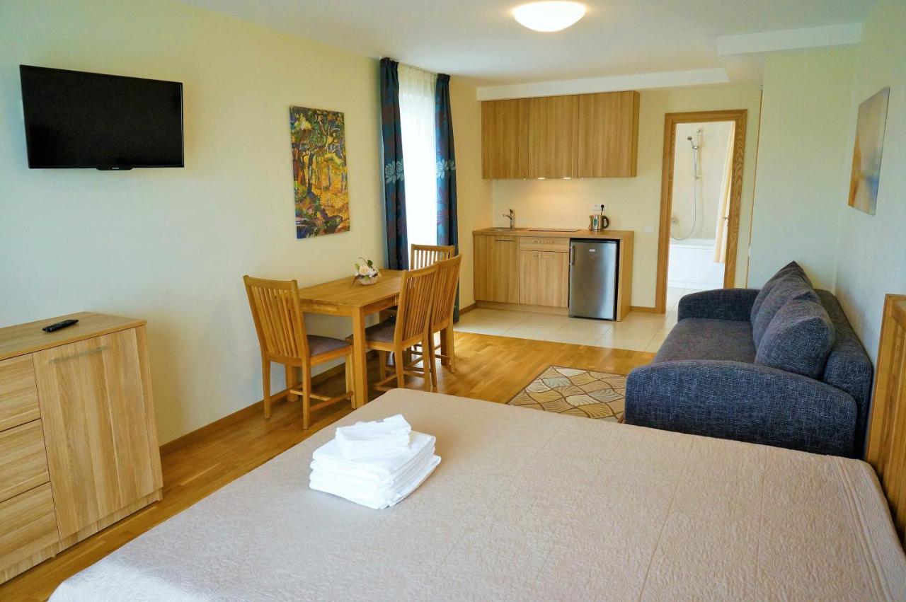 Smelio Vila Apartments พาลังกา ภายนอก รูปภาพ