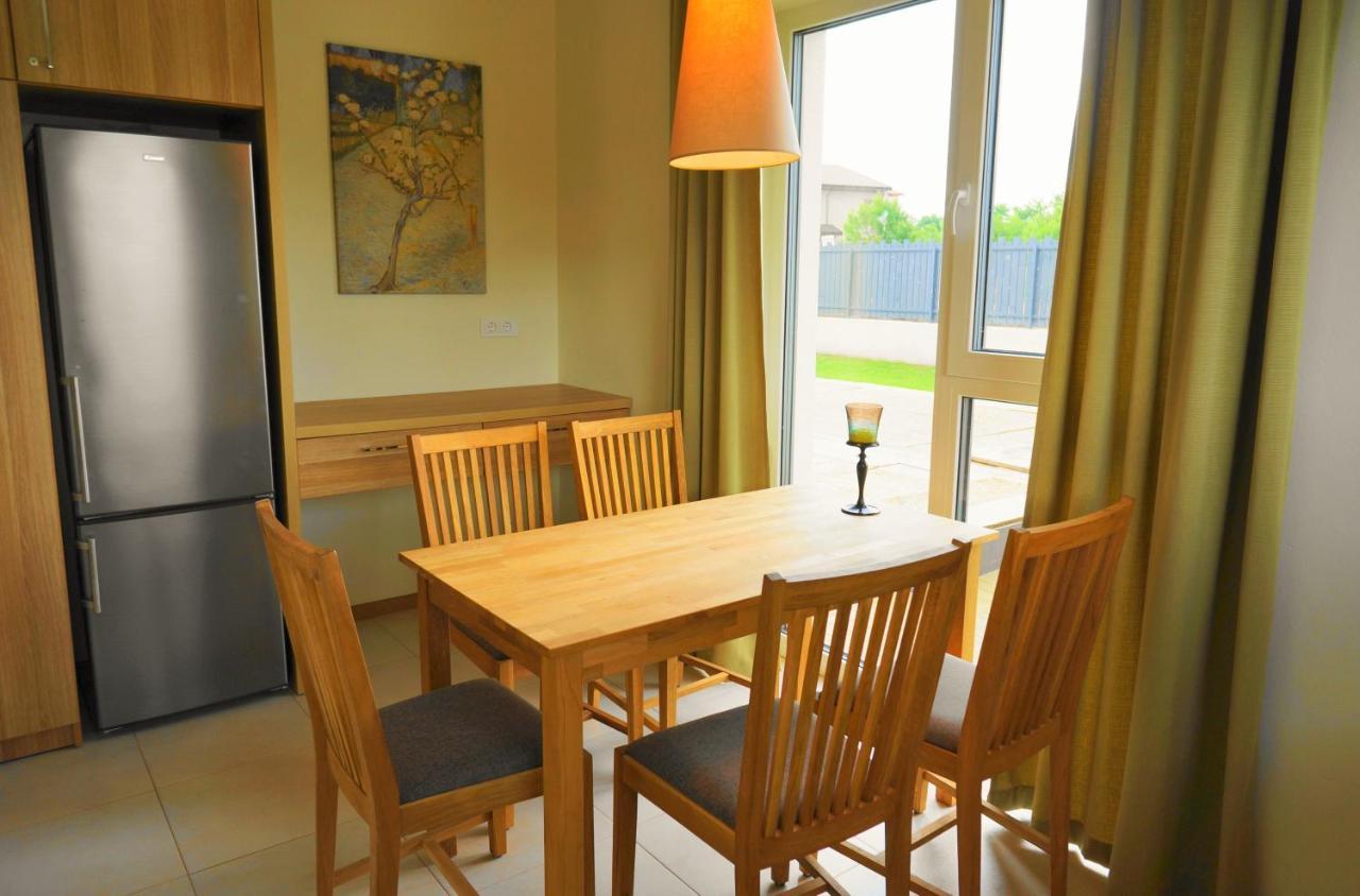 Smelio Vila Apartments พาลังกา ภายนอก รูปภาพ